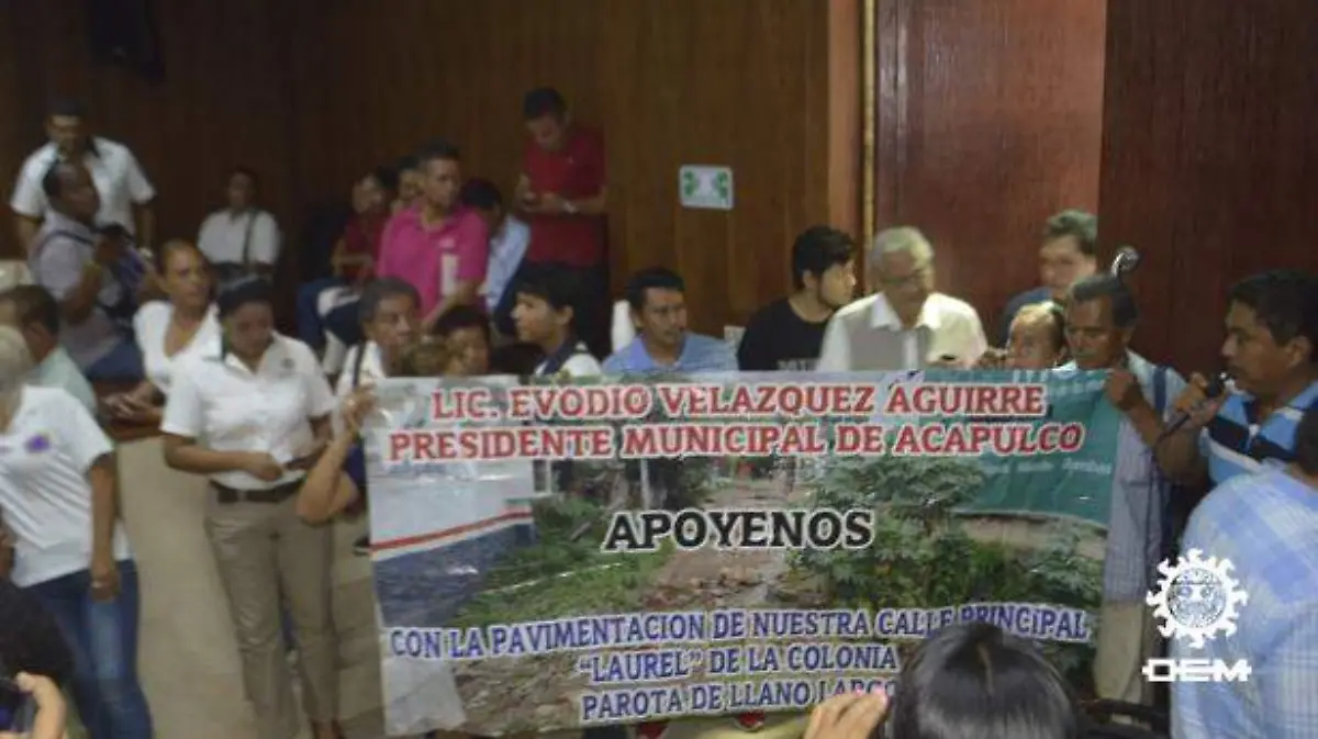 Acapulco - protesta de la cecop en el ayuntamiento